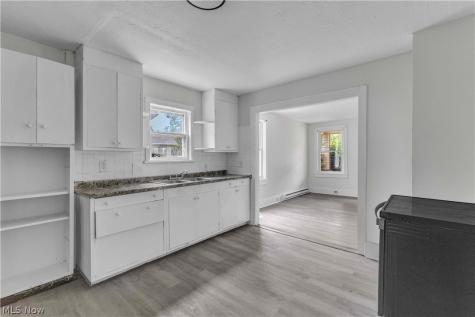 7408 Wentworth Avenue Cleveland OH 44102