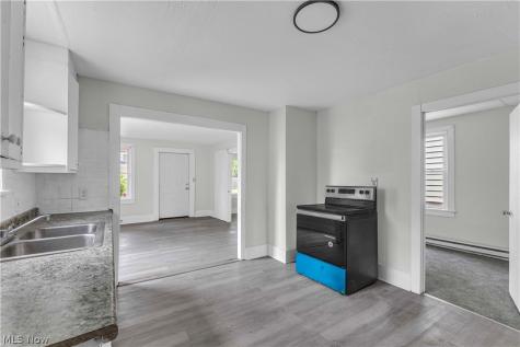 7408 Wentworth Avenue Cleveland OH 44102