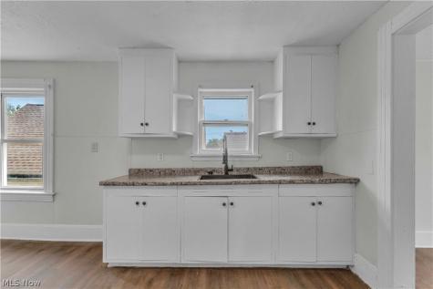 7408 Wentworth Avenue Cleveland OH 44102