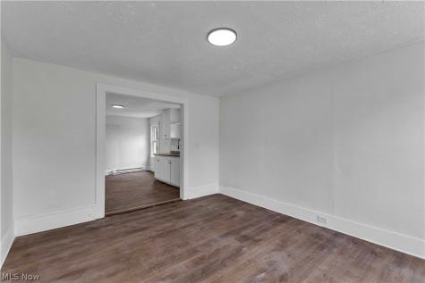 7408 Wentworth Avenue Cleveland OH 44102