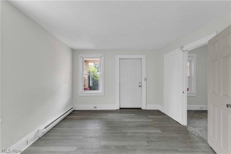 7408 Wentworth Avenue Cleveland OH 44102