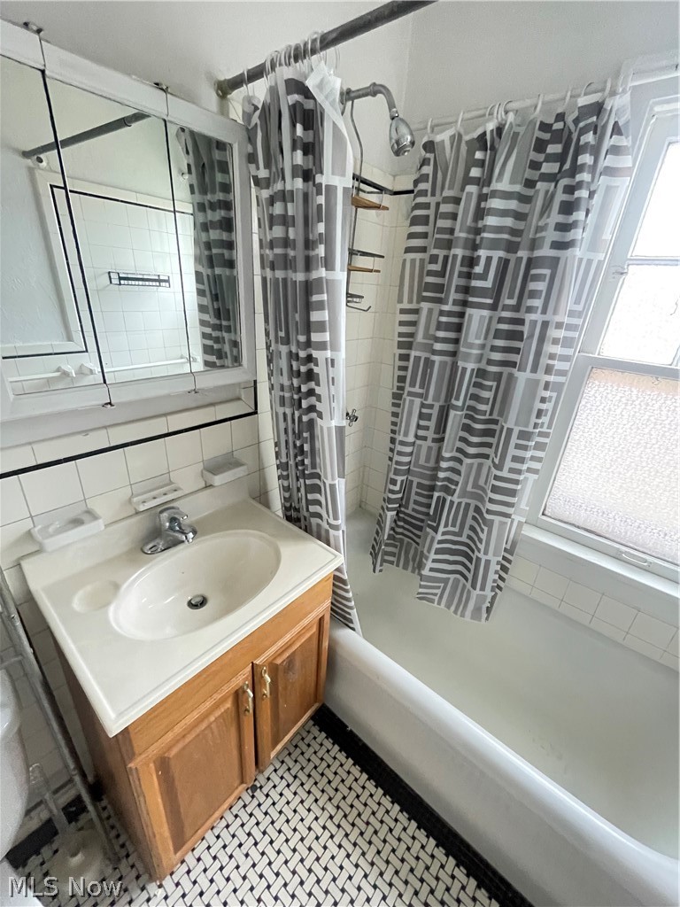 18323 Newell Road Shaker Heights OH 44122