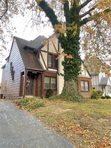 18323 Newell Road Shaker Heights OH 44122