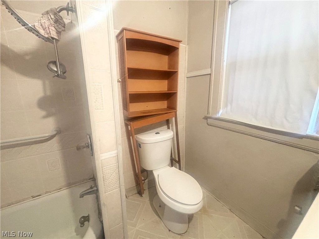 1538 Eddington Road East Cleveland OH 44118