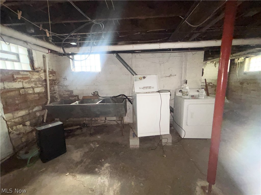 1538 Eddington Road East Cleveland OH 44118