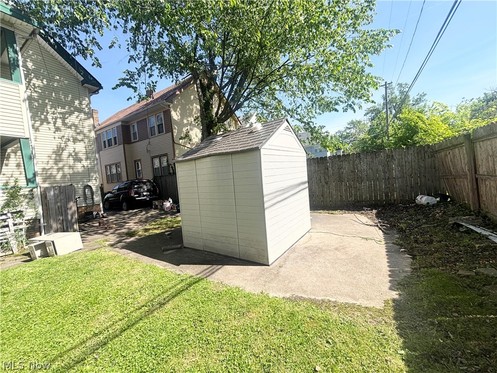 1538 Eddington Road East Cleveland OH 44118