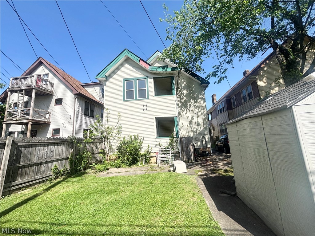 1538 Eddington Road East Cleveland OH 44118
