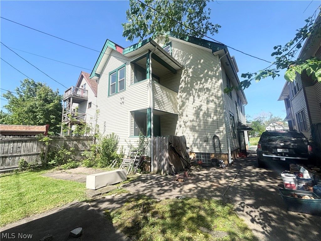 1538 Eddington Road East Cleveland OH 44118
