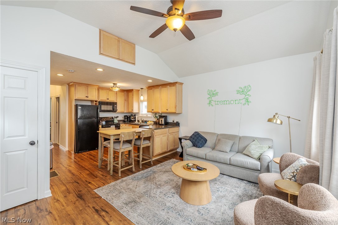 2584 W 11th Street Cleveland OH 44113
