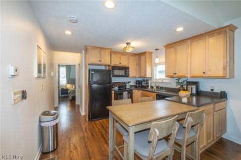 2584 W 11th Street Cleveland OH 44113
