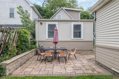 2584 W 11th Street Cleveland OH 44113