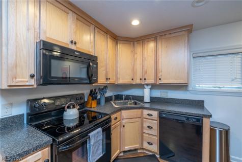 2584 W 11th Street Cleveland OH 44113