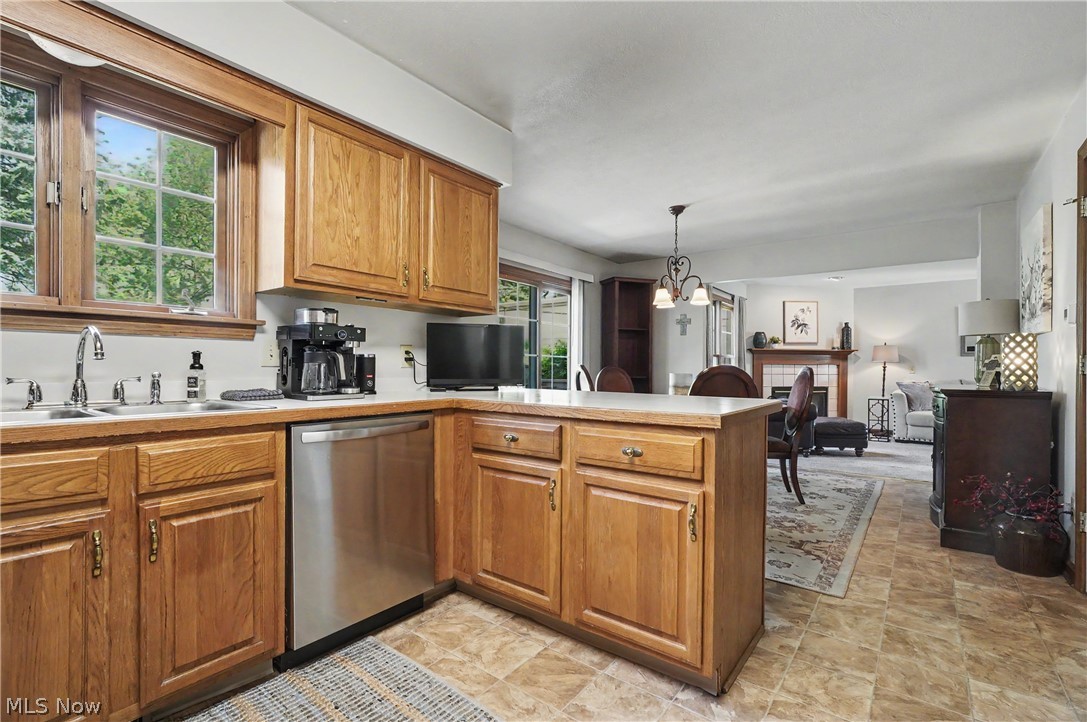 1031 Applegrove Street NW North Canton OH 44720