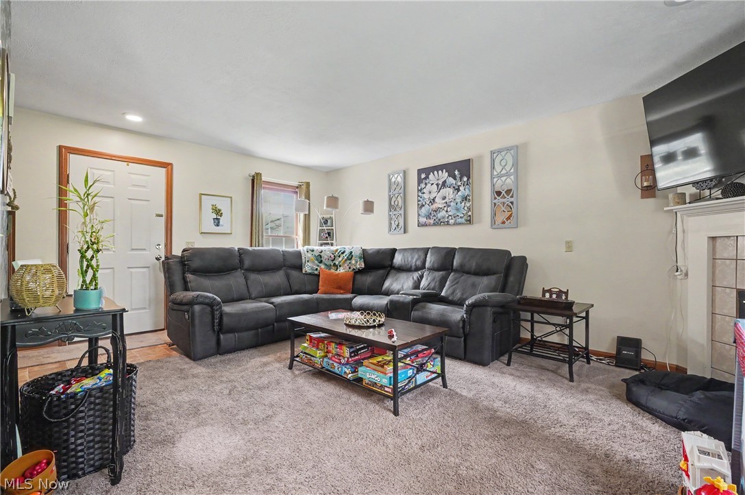 1031 Applegrove Street NW North Canton OH 44720