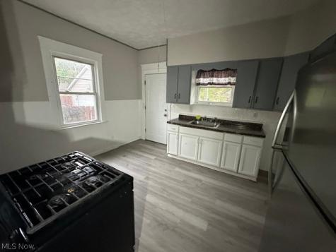 884 E 150th Street Cleveland OH 44110