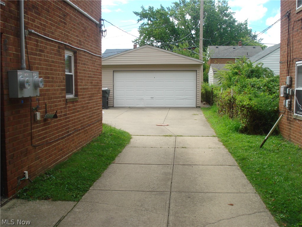 21050 Crystal Avenue Euclid OH 44123