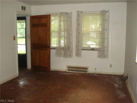 21050 Crystal Avenue Euclid OH 44123