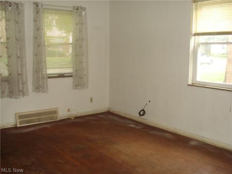21050 Crystal Avenue Euclid OH 44123