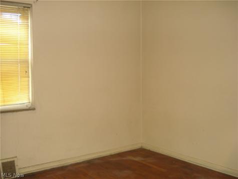 21050 Crystal Avenue Euclid OH 44123