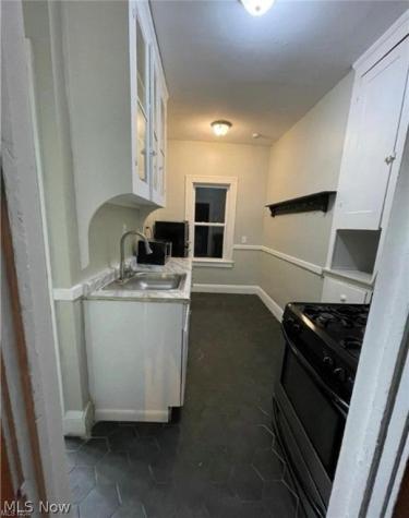 568 101 Street Cleveland OH 44108