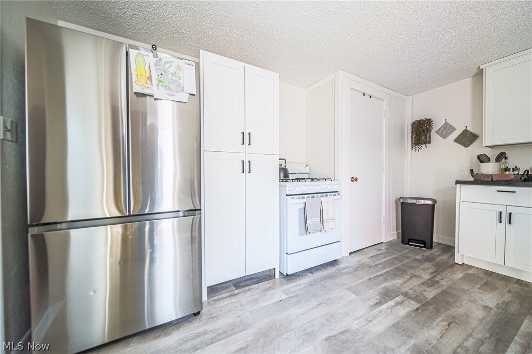 192 2nd Street West Farmington OH 44437