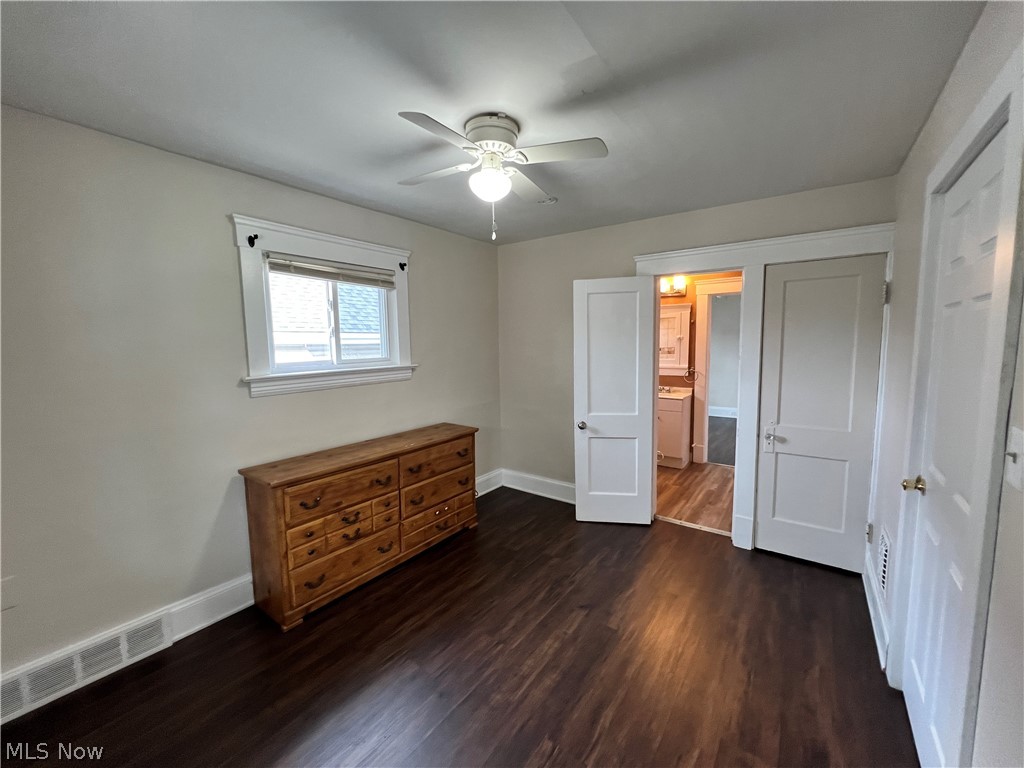 2406 Searsdale Avenue Cleveland OH 44109