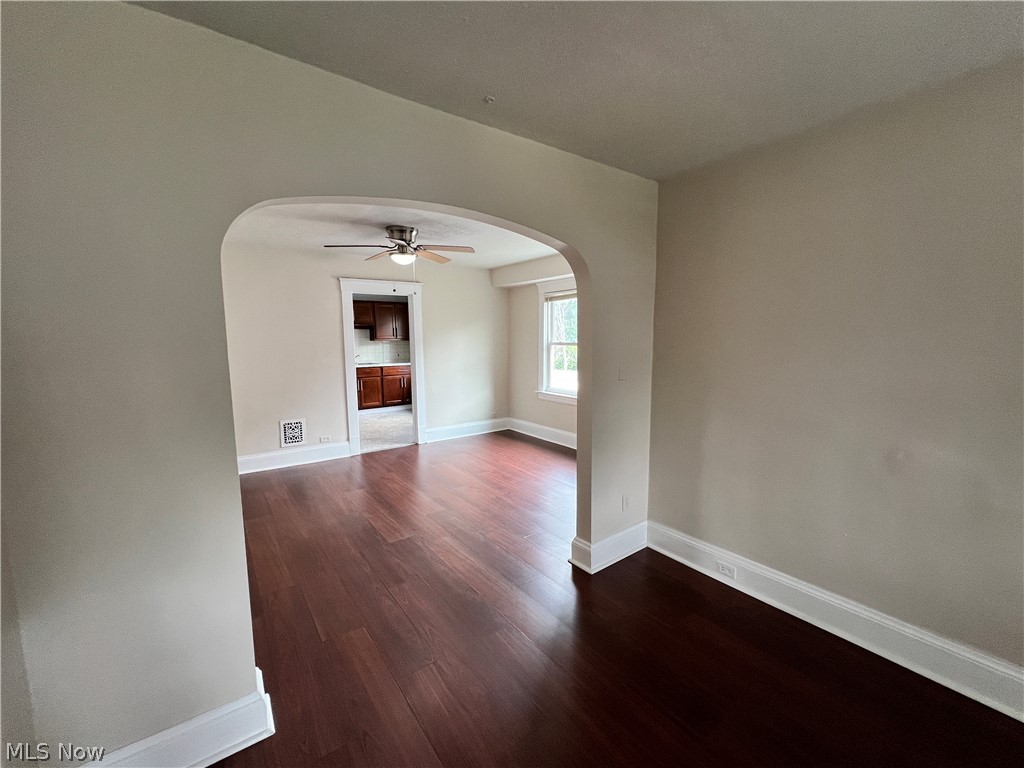 2406 Searsdale Avenue Cleveland OH 44109