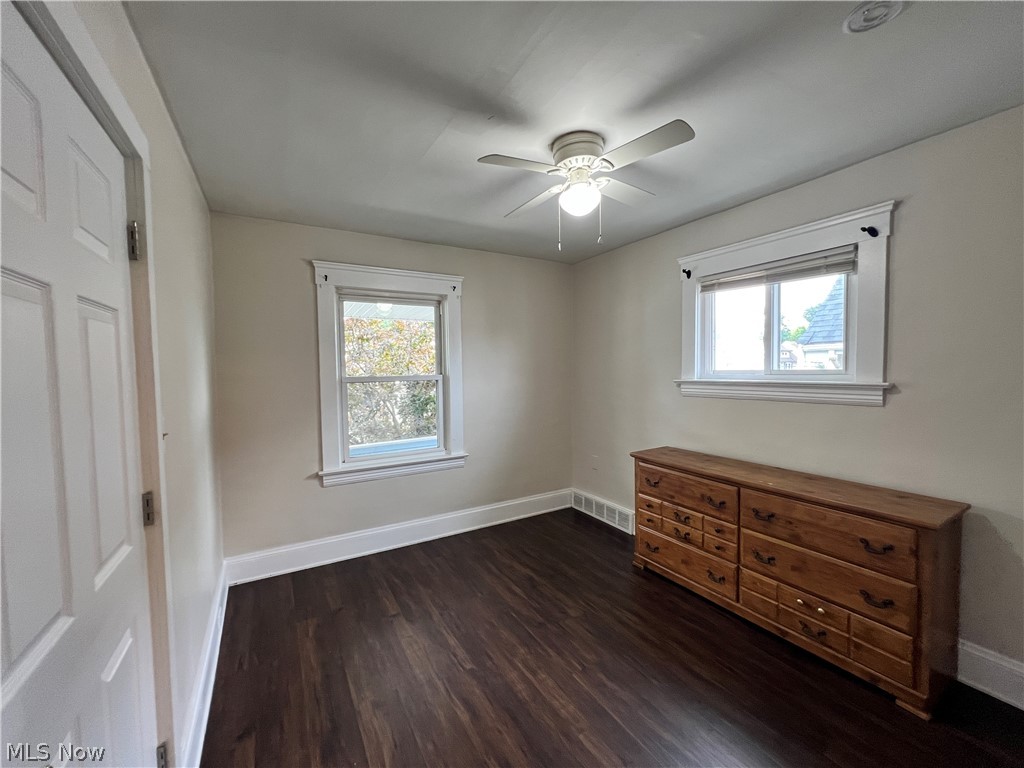 2406 Searsdale Avenue Cleveland OH 44109