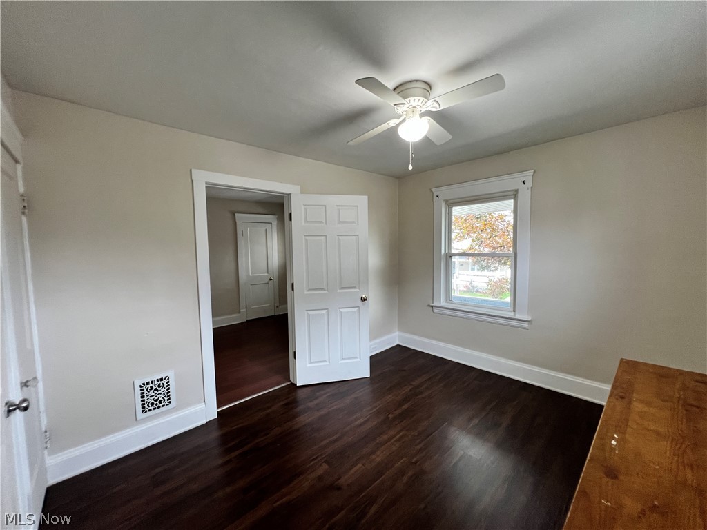2406 Searsdale Avenue Cleveland OH 44109
