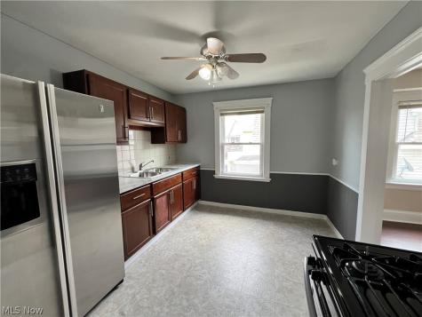 2406 Searsdale Avenue Cleveland OH 44109