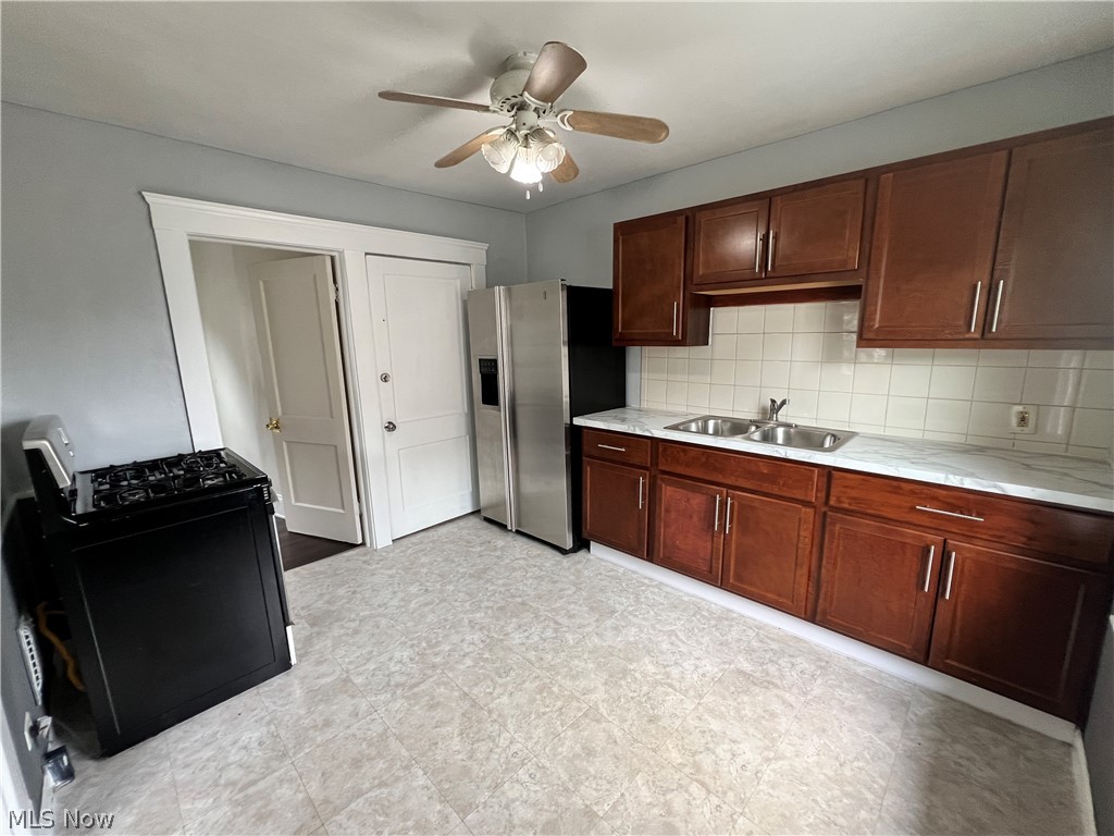 2406 Searsdale Avenue Cleveland OH 44109