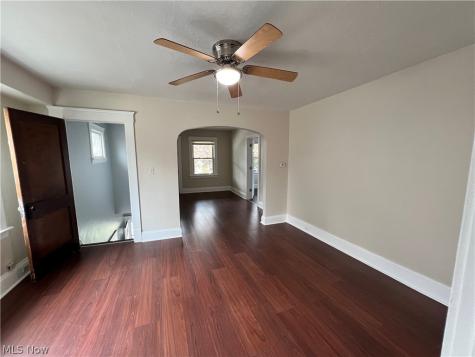 2406 Searsdale Avenue Cleveland OH 44109