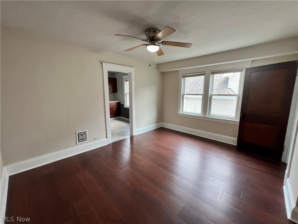 2406 Searsdale Avenue Cleveland OH 44109