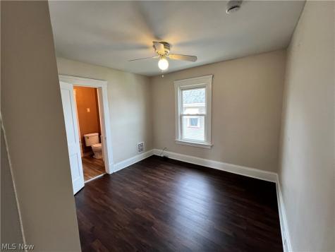 2406 Searsdale Avenue Cleveland OH 44109