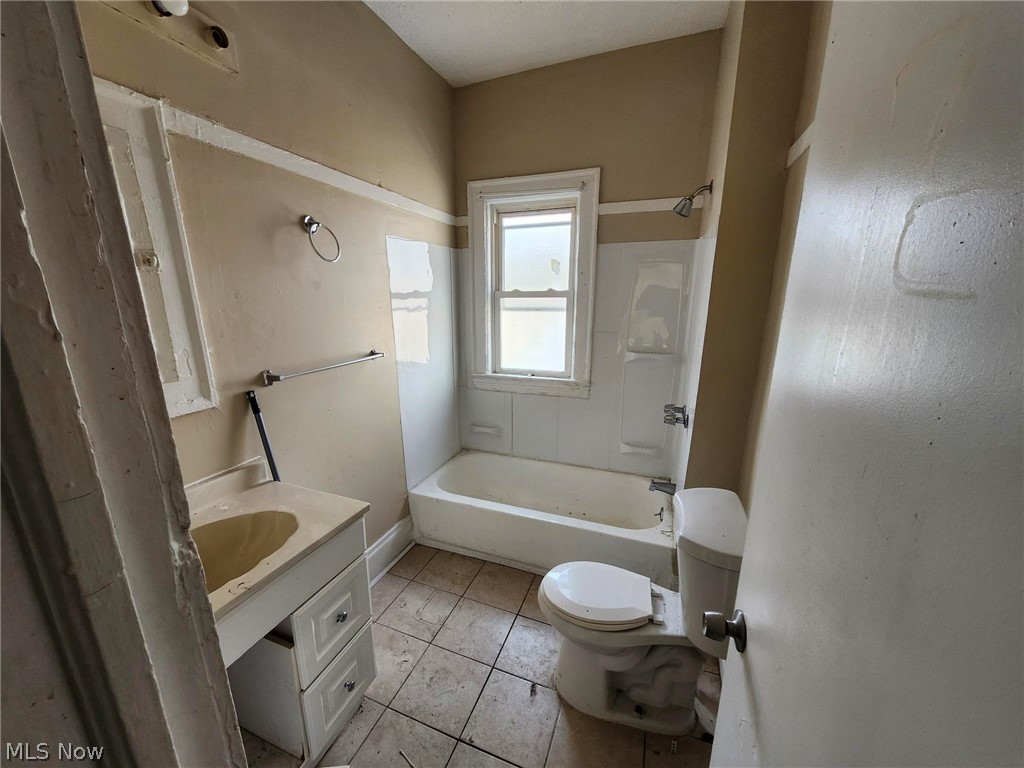 881 Eddy Road Cleveland OH 44108