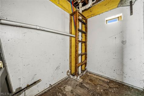 3257 E 56th Place Cleveland OH 44127