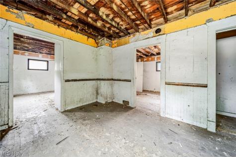 3257 E 56th Place Cleveland OH 44127