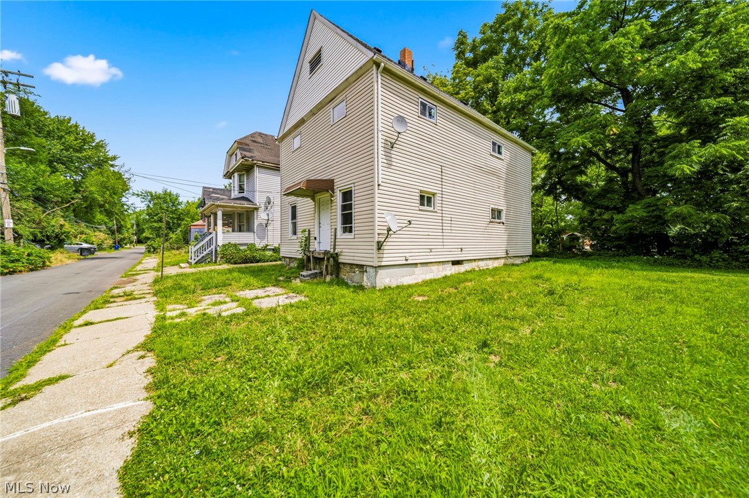 3257 E 56th Place Cleveland OH 44127