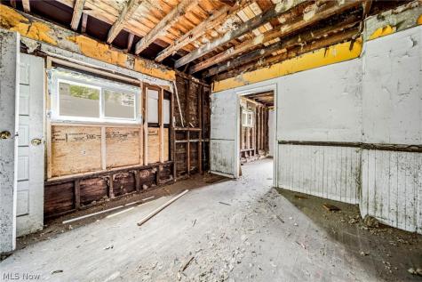 3257 E 56th Place Cleveland OH 44127