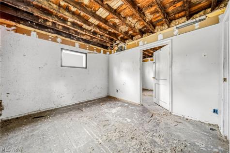 3257 E 56th Place Cleveland OH 44127