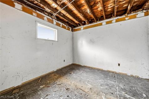 3257 E 56th Place Cleveland OH 44127