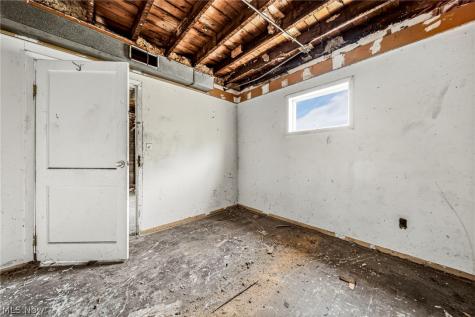 3257 E 56th Place Cleveland OH 44127