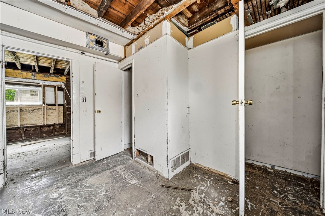 3257 E 56th Place Cleveland OH 44127