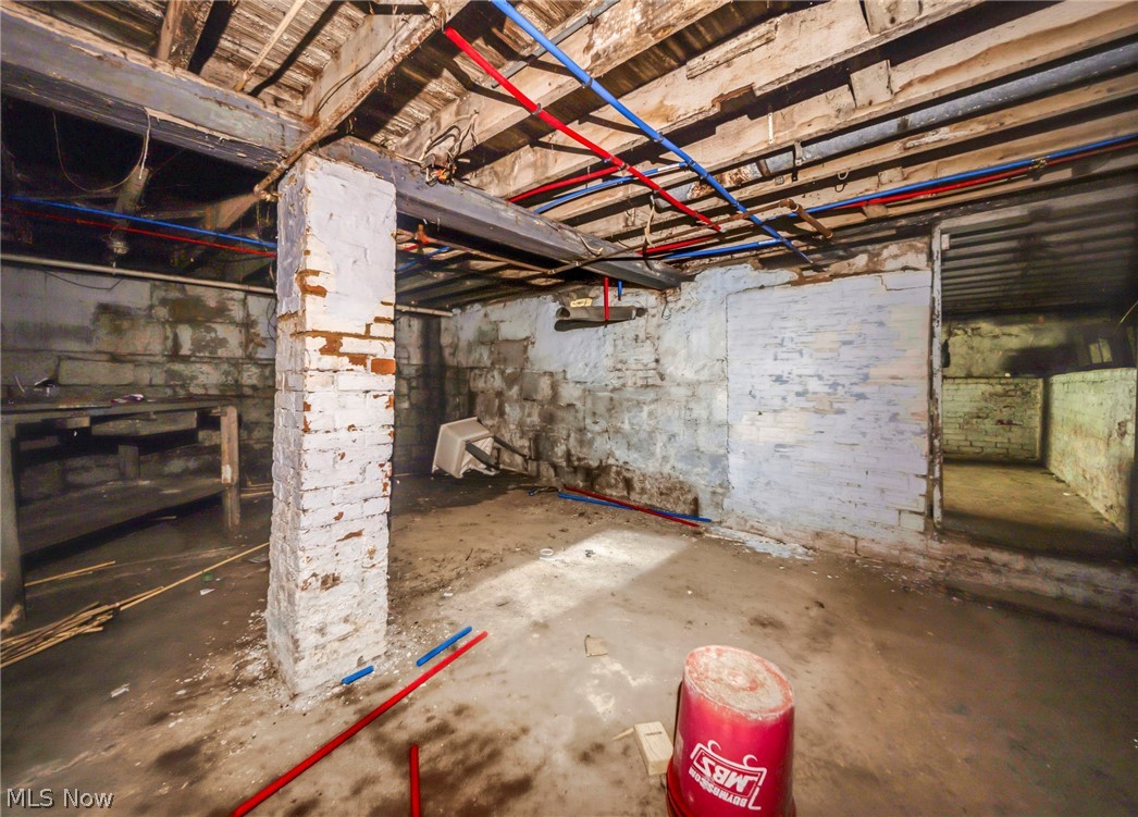 3257 E 56th Place Cleveland OH 44127