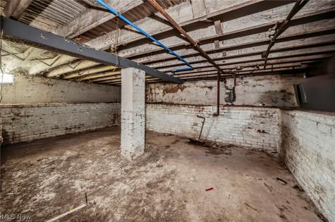 3257 E 56th Place Cleveland OH 44127