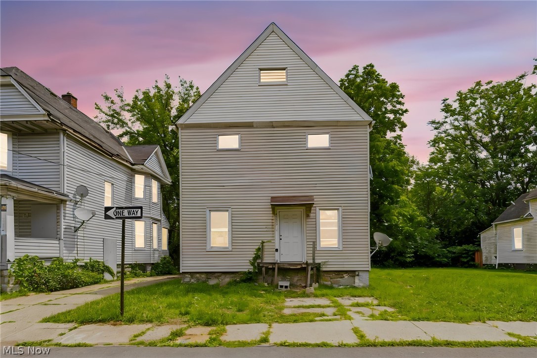 3257 E 56th Place Cleveland OH 44127