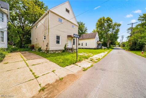 3257 E 56th Place Cleveland OH 44127
