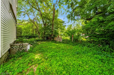 3257 E 56th Place Cleveland OH 44127