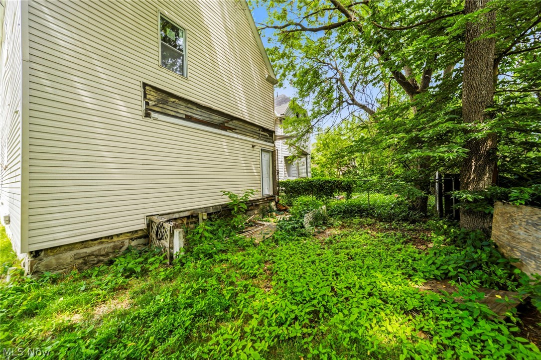 3257 E 56th Place Cleveland OH 44127