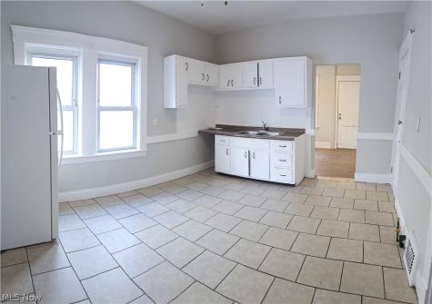 4350 W 28th Street Cleveland OH 44109